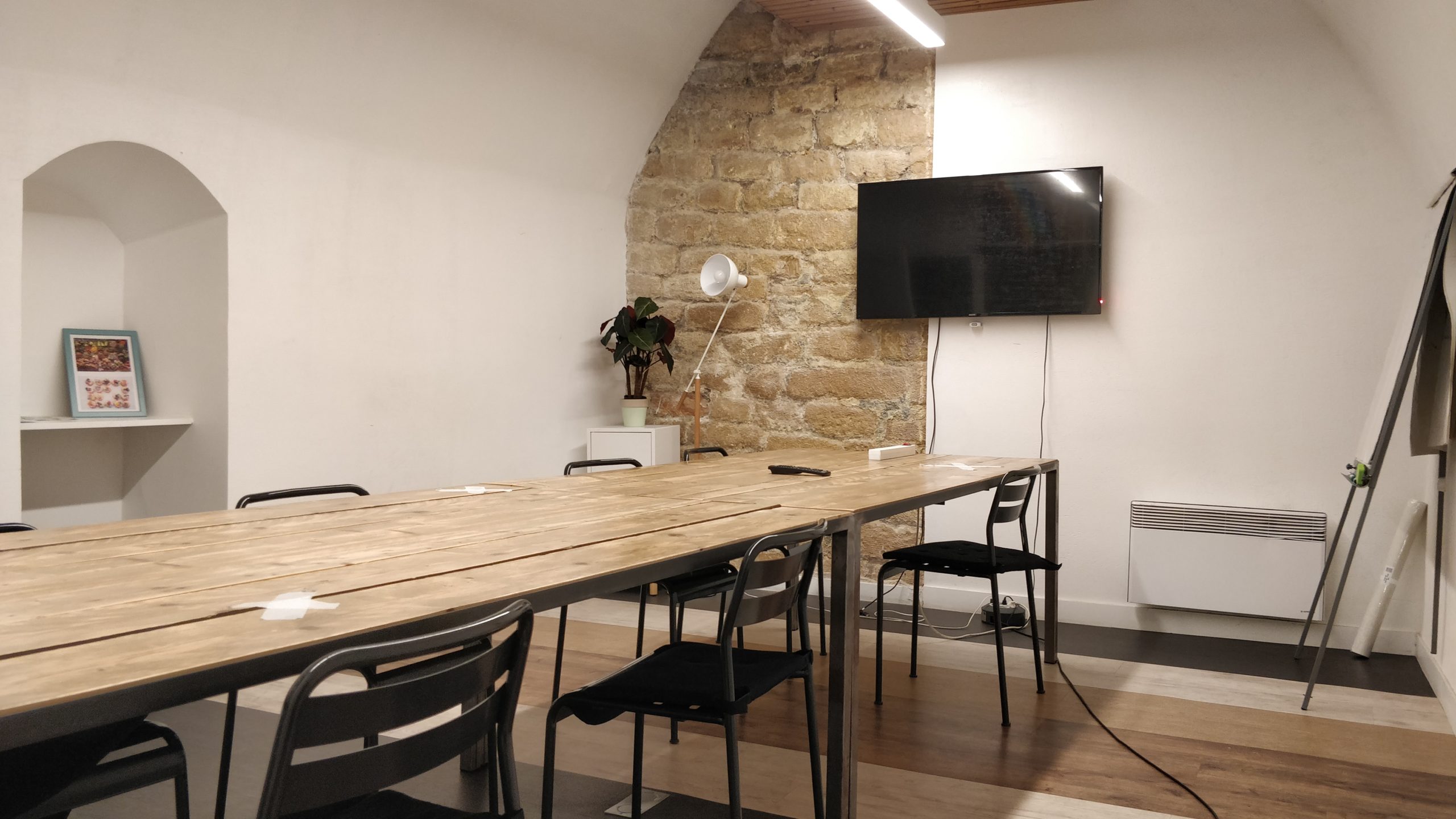 Salle de réunion Niki - implantation Covid 3 pers