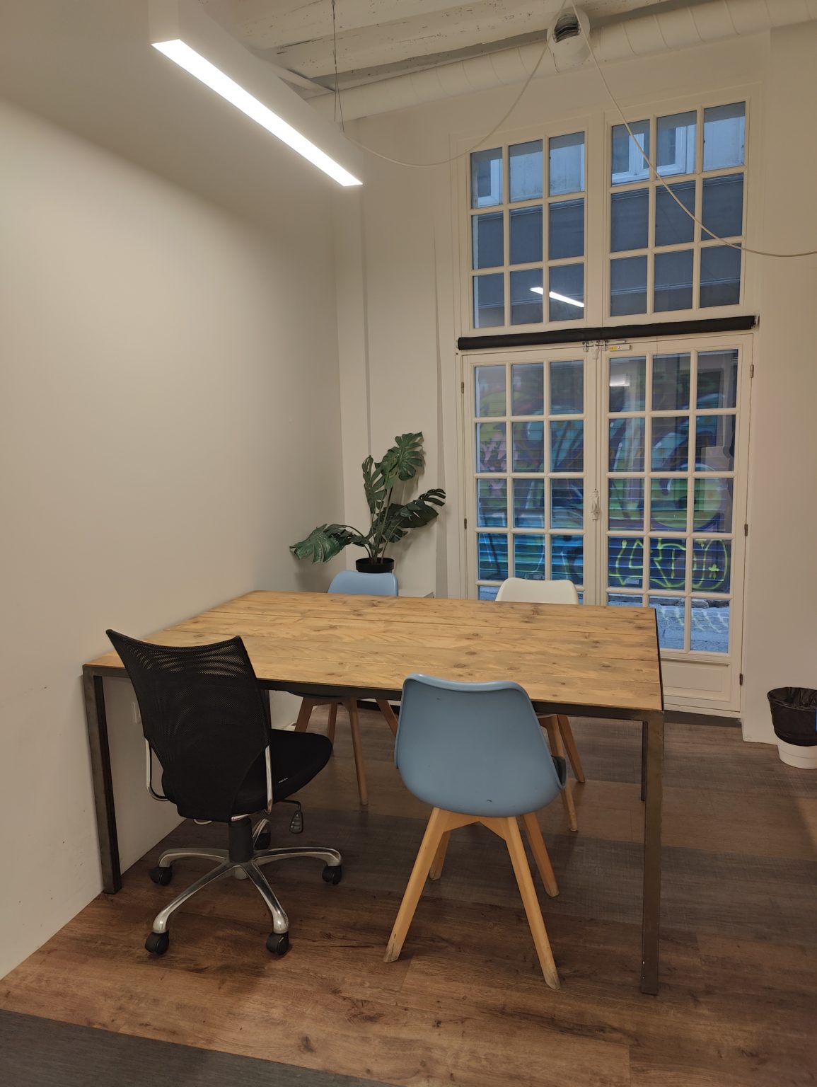 Bureau de 3 pers - myCowork Beaubourg n°2 - 1