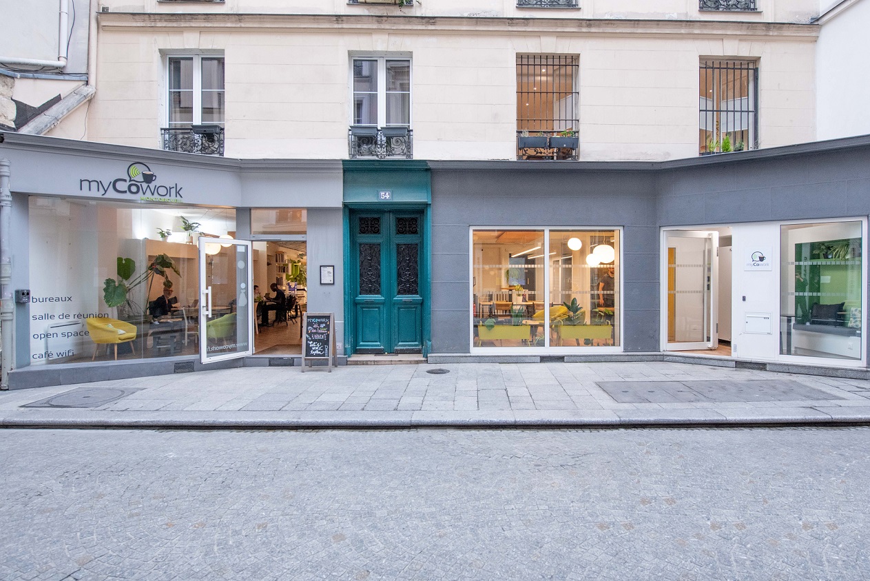 espace extérieur avec vitrine dans bureau opéré - myCowork Montorgueil 2 - Paris Sentier Coworking et cowork