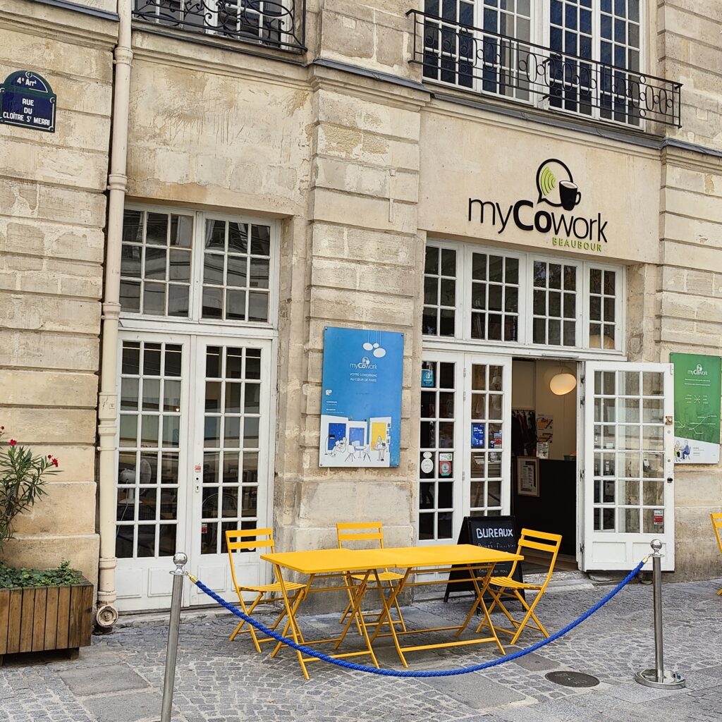 Terrasse de myCowork Beaubourg - espace de coworking parisien hyper central, familial et accueillant. Profiter de l’été pour poser vos valises chez myCowork