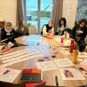 Marine Pansu et Laurence Auger-Moss, architectes de la création pédagogique de Care to Tell? jeu créé chez myCowork Paris