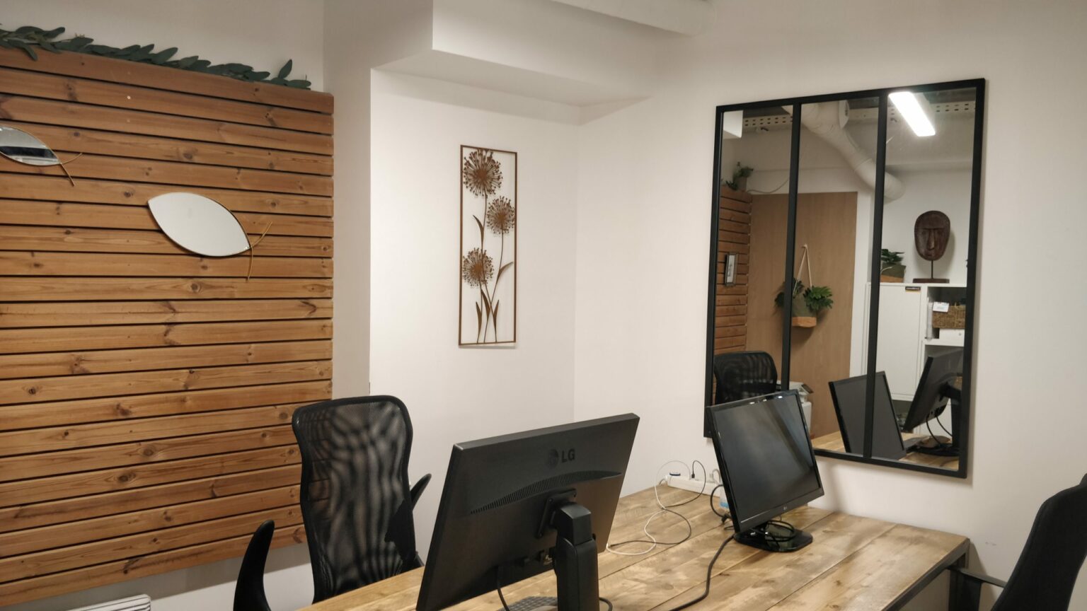 Bureau-3-personnes-mycowork-Beaubourg-scaled-1