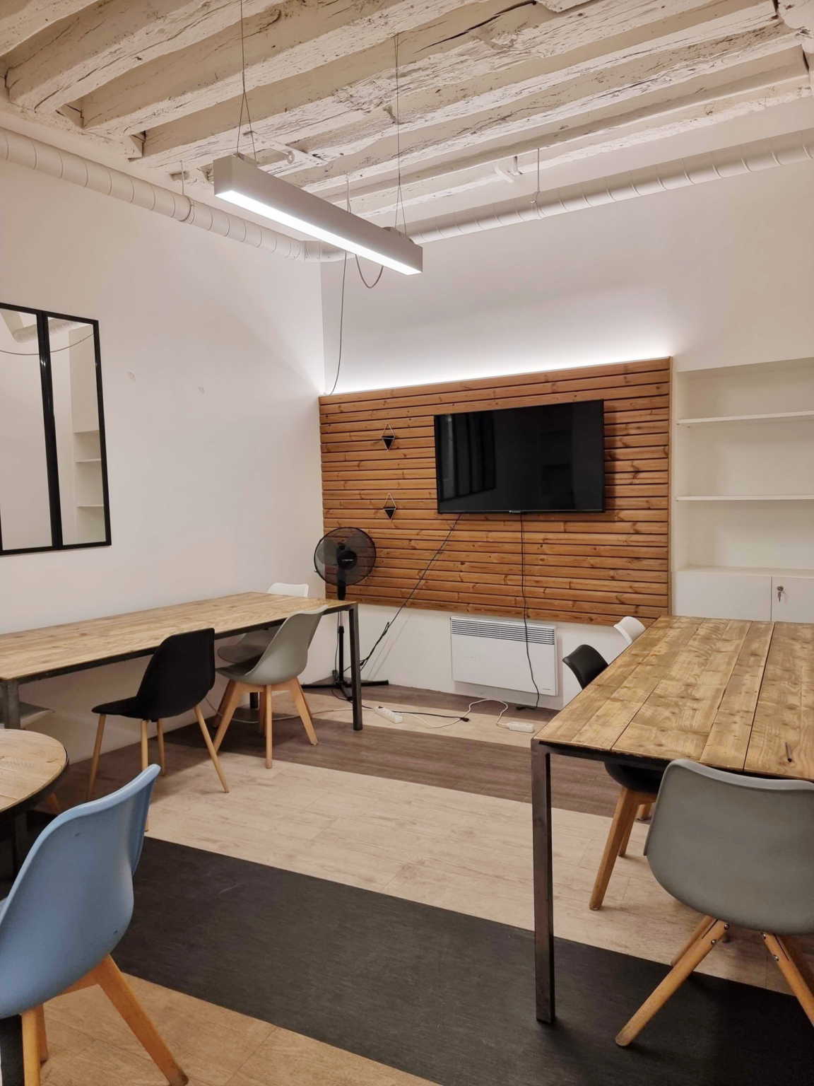 bureau-4-8-pers-beaubourg-2-scaled