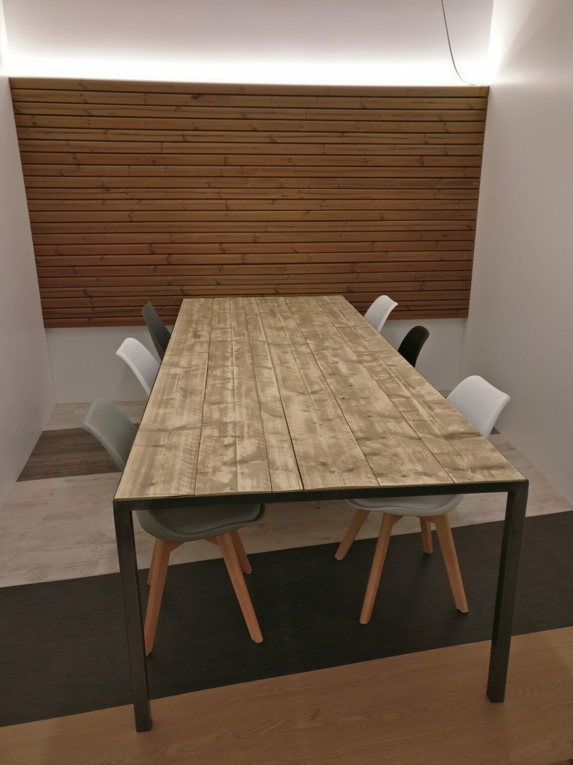 bureau-6-pers-myCowork-Beaubourg-2-scaled-1
